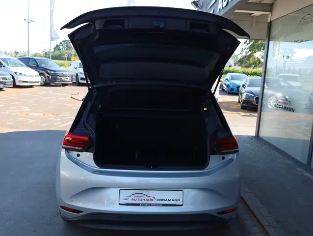 Volkswagen Id.3 view 10