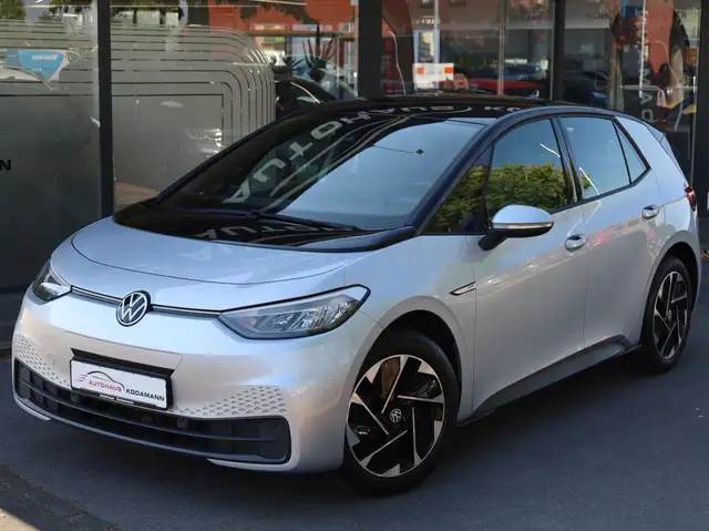 Volkswagen Id.3 view 2