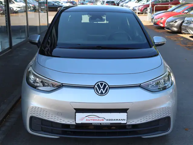 Volkswagen Id.3 view 3