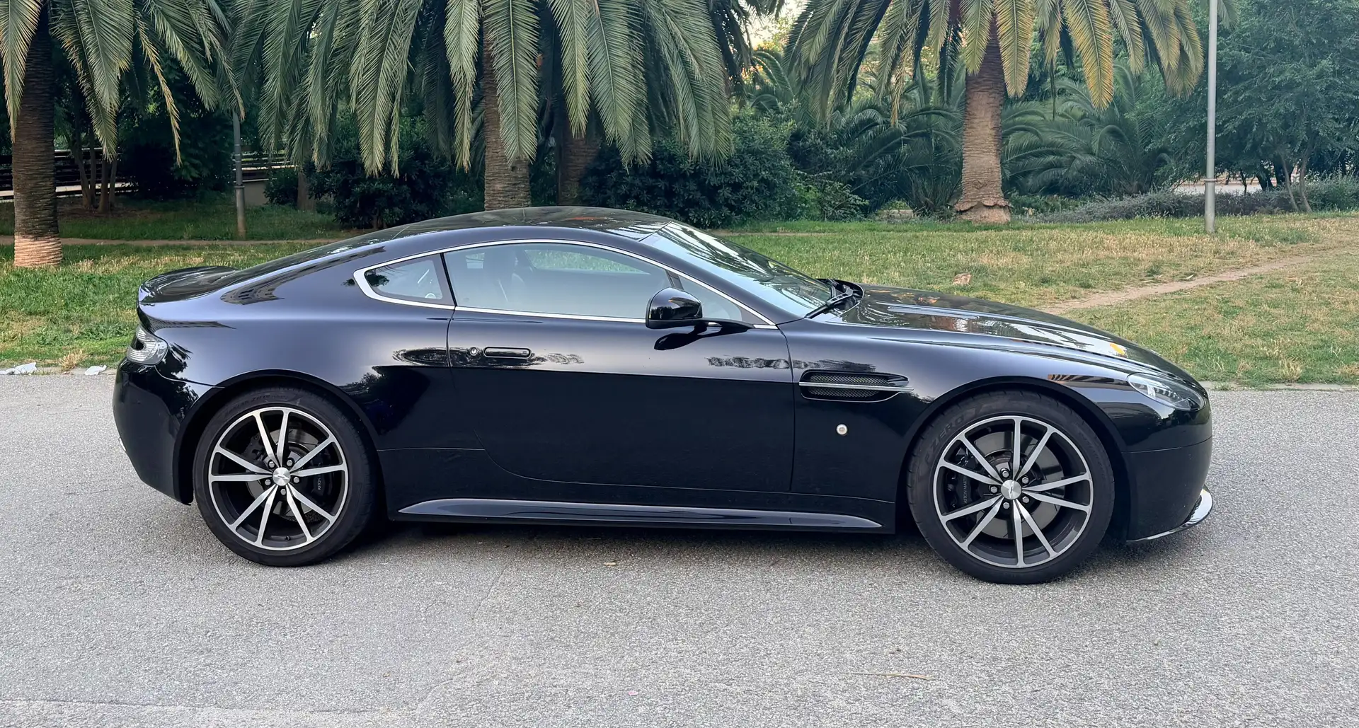 Aston Martin Vantage V8 Vantage S Negro - 2