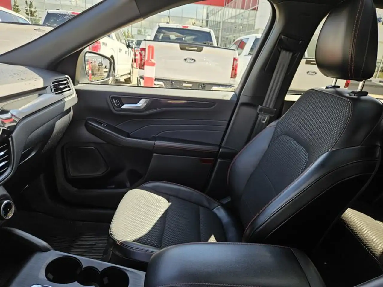 Ford Escape снимка Ford Escape