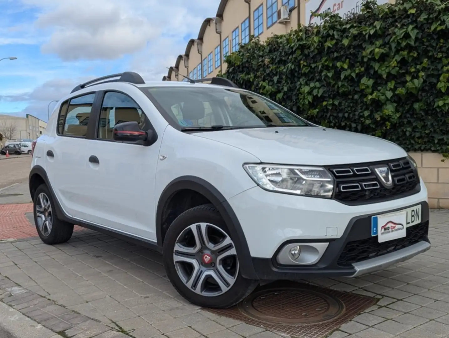 Dacia Sandero 0.9 TCE GLP Serie Limitada Xplore 66kW Blanco - 2