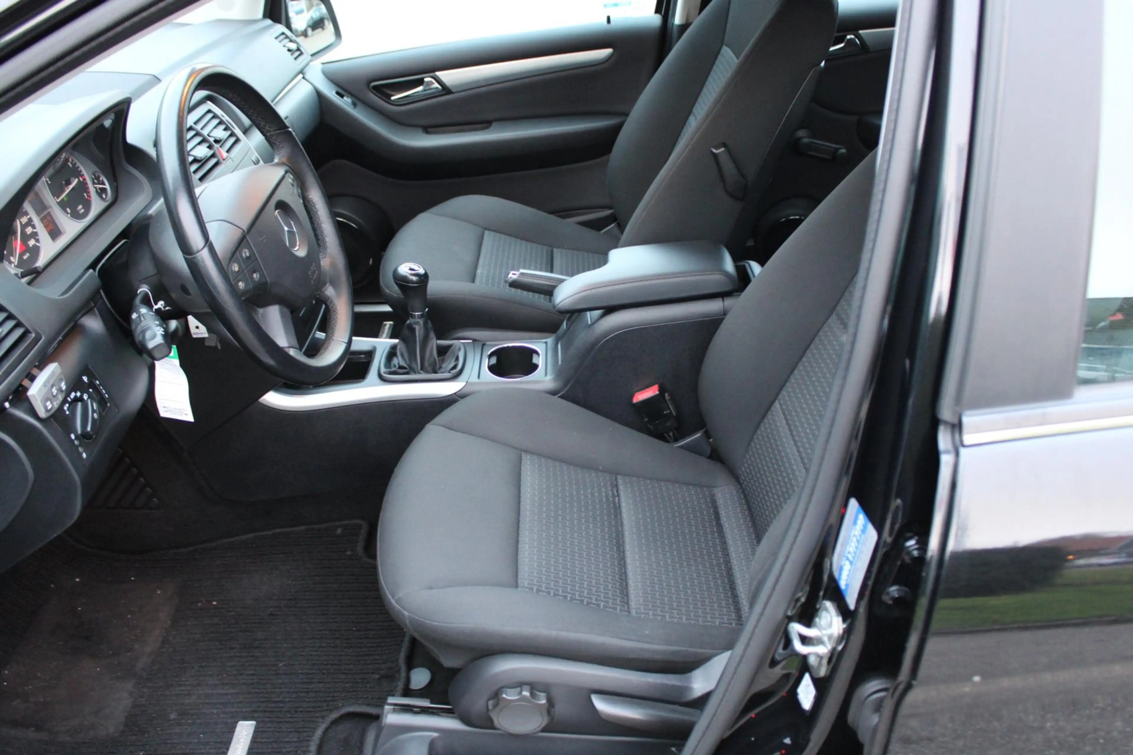 Mercedes-Benz B 160 BlueEFFICIENCY Business Class — photo 12