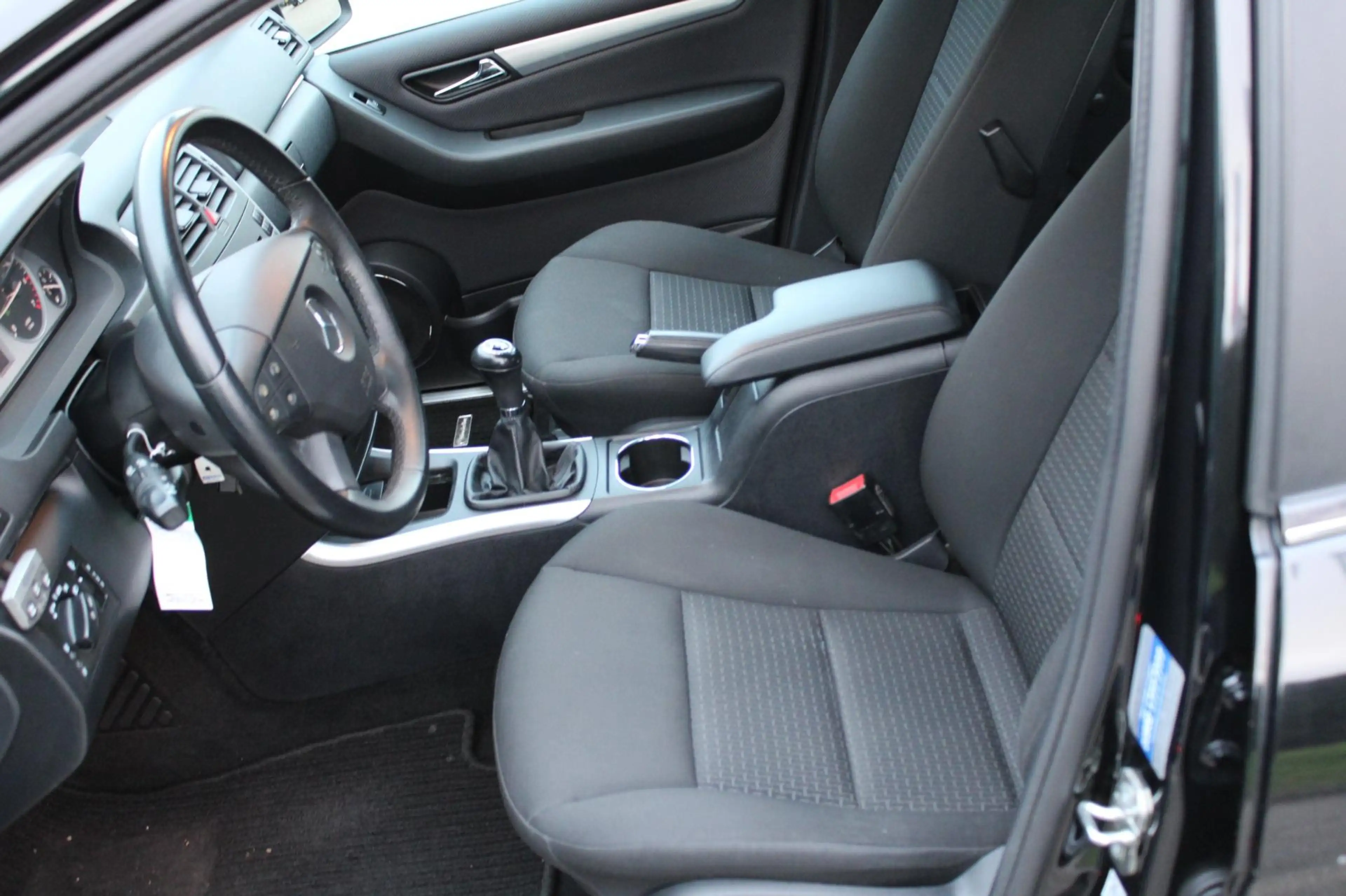 Mercedes-Benz B 160 BlueEFFICIENCY Business Class — photo 11
