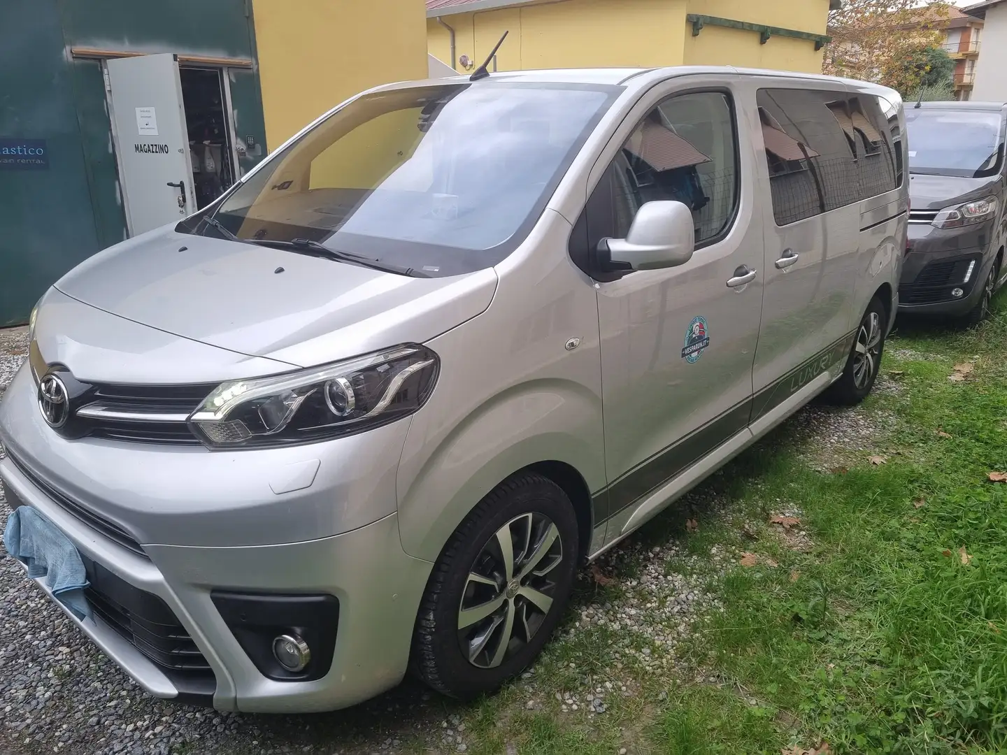 Toyota Proace Luxury Argento - 2