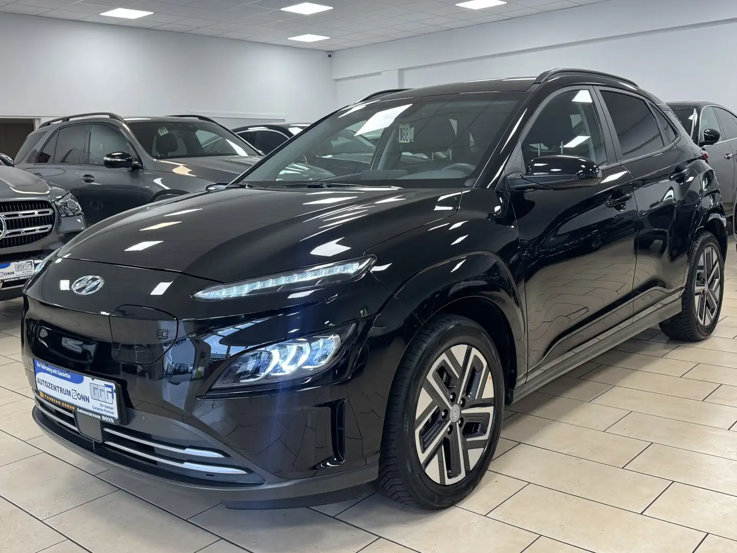 Hyundai KONA Trend Elektro 2WD*LED*R-Cam*Navi*ACC*KRELL* Noir - 1