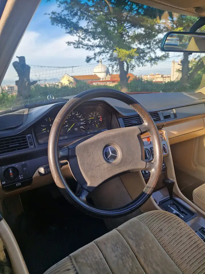MERCEDES-BENZ 230 CE COUPÉ – 1991, foto 6