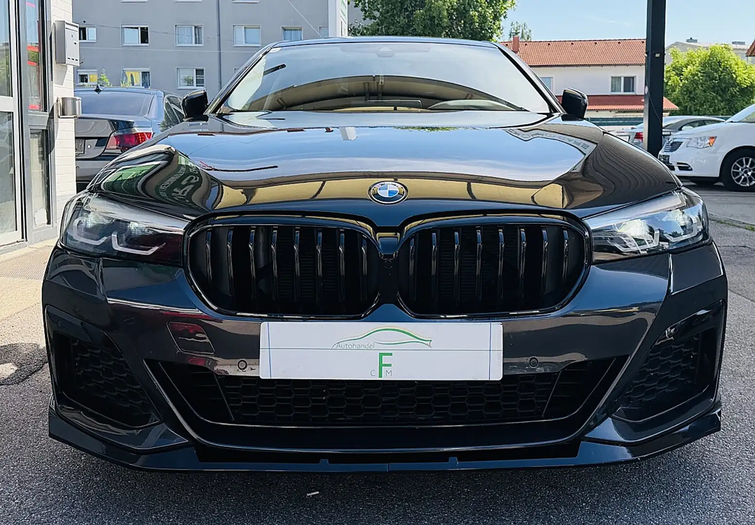 BMW 520 d 48 V Aut. Grau - 2