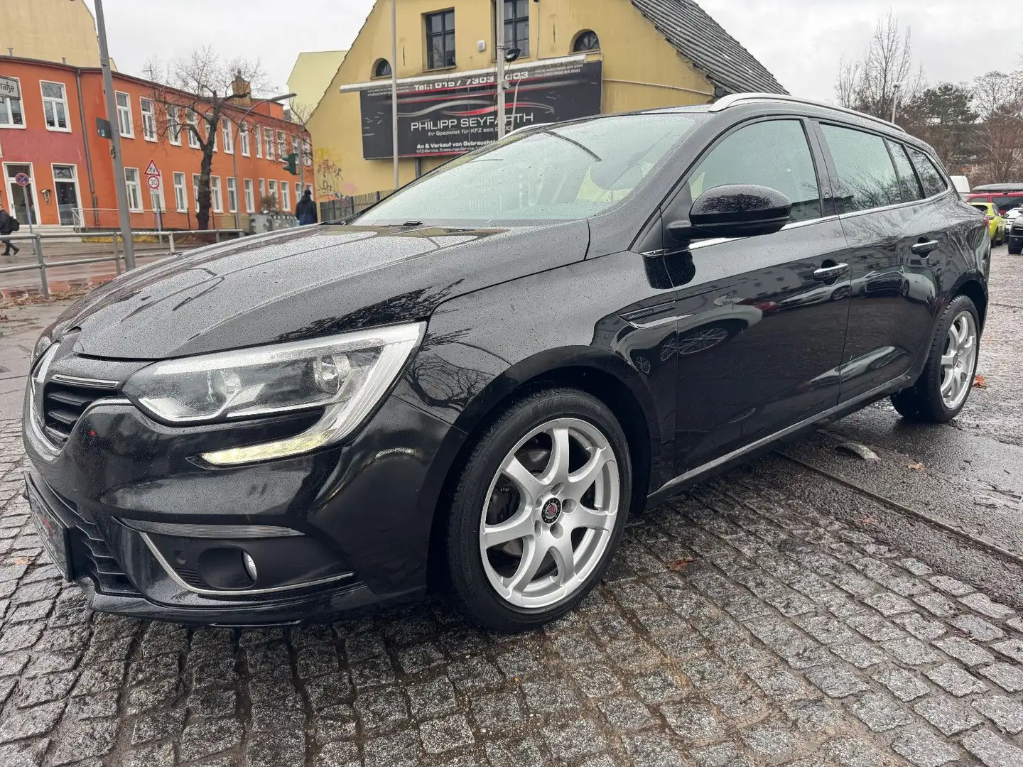 Renault Megane IV*NAVI*PDC*2xSHZ*FESTPREIS Schwarz - 1