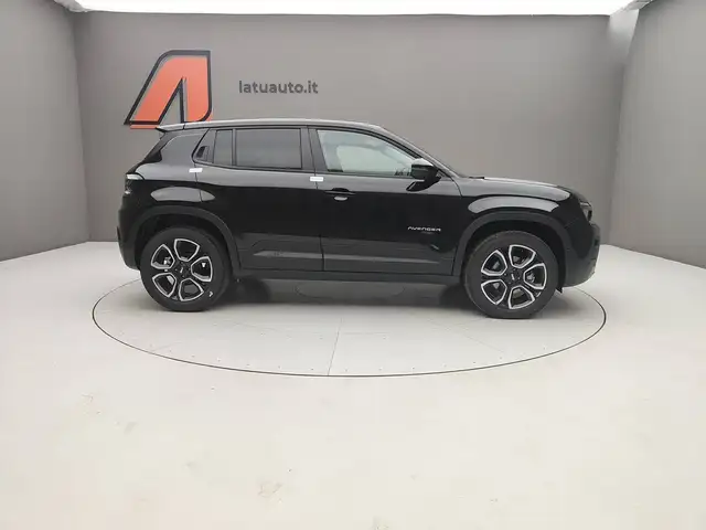 Jeep Avenger view 8