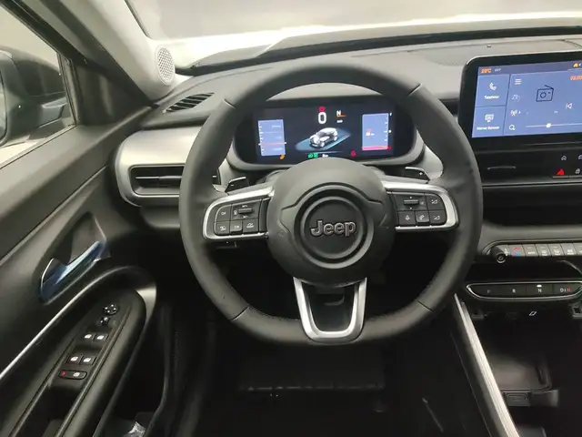 Jeep Avenger view 11