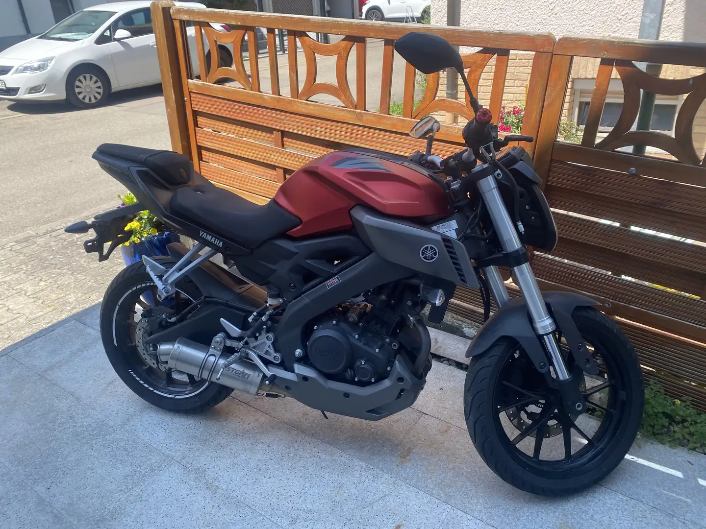 Yamaha MT-125 Rot - 1