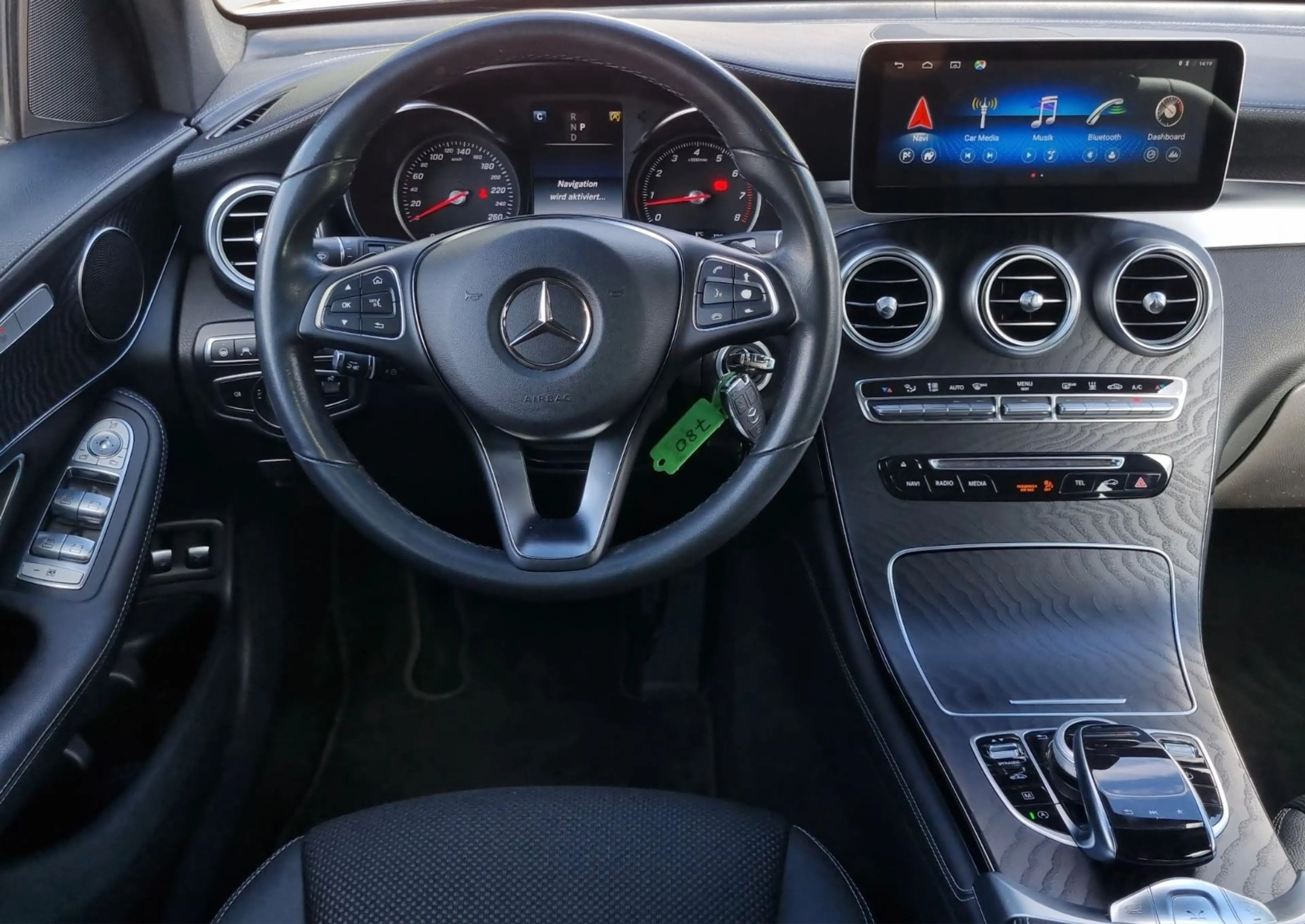 Mercedes-Benz GLC 250 4Matic*ALU*LED*LEDER*NAVI*PANO*360°*SHZ — photo 12