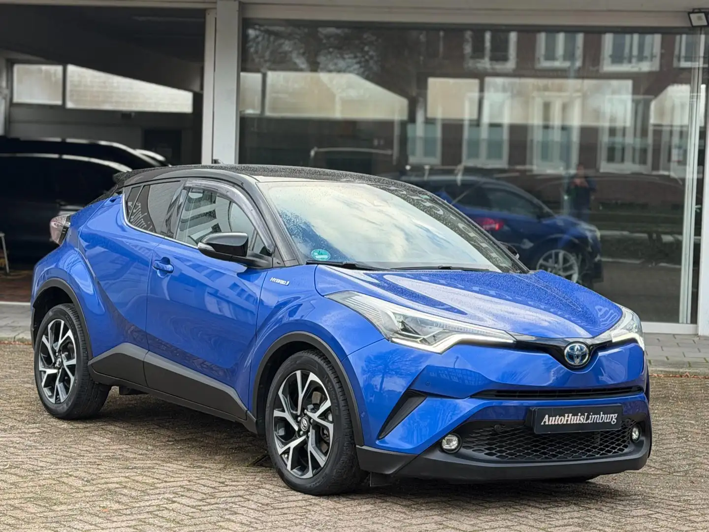 Toyota C-HR 1.8 Hybrid Bi-Tone Plus|Nieuwstaat!|1e Eigenaar|Ca Bleu - 2