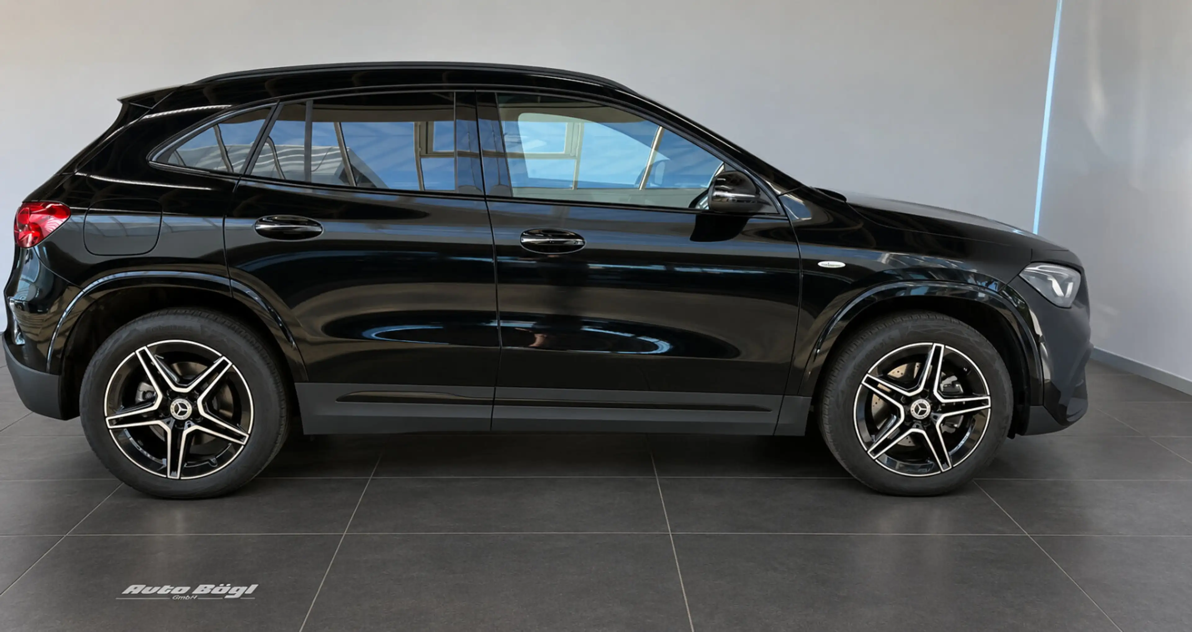 Mercedes-Benz GLA 250 GLA 250 e AMG Line/Night/Distr/Totw/Multibeam Navi — photo 6
