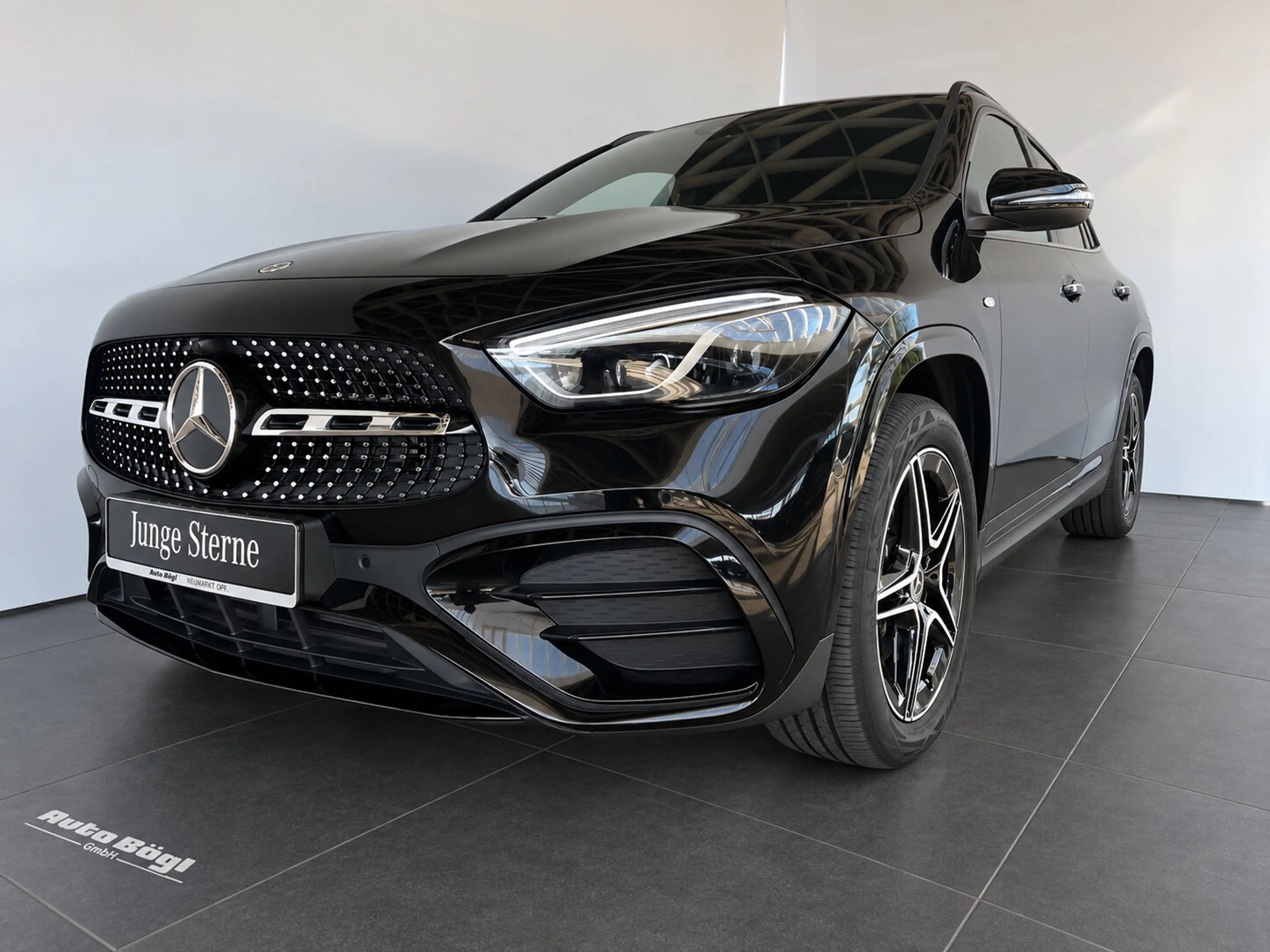 Mercedes-Benz GLA 250 GLA 250 e AMG Line/Night/Distr/Totw/Multibeam Navi — photo 2