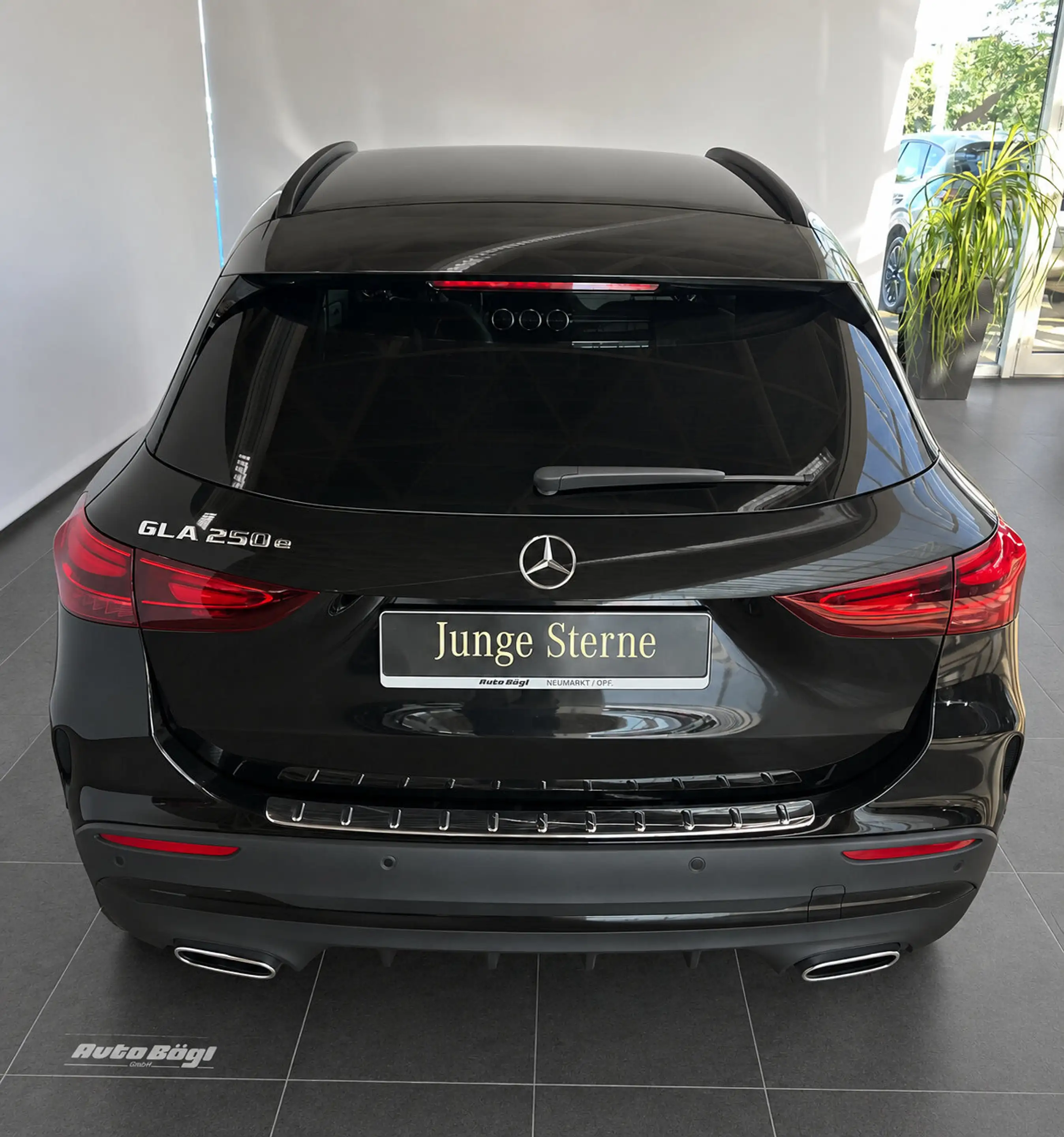 Mercedes-Benz GLA 250 GLA 250 e AMG Line/Night/Distr/Totw/Multibeam Navi — photo 10