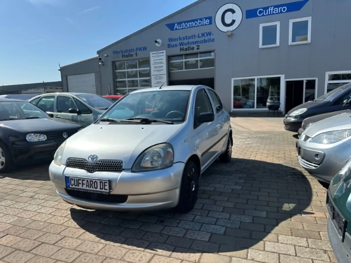 Toyota Yaris Yaris1.3LineaSol klima MIT NEUEN ALLWETTERREIFEN U Silber - 2