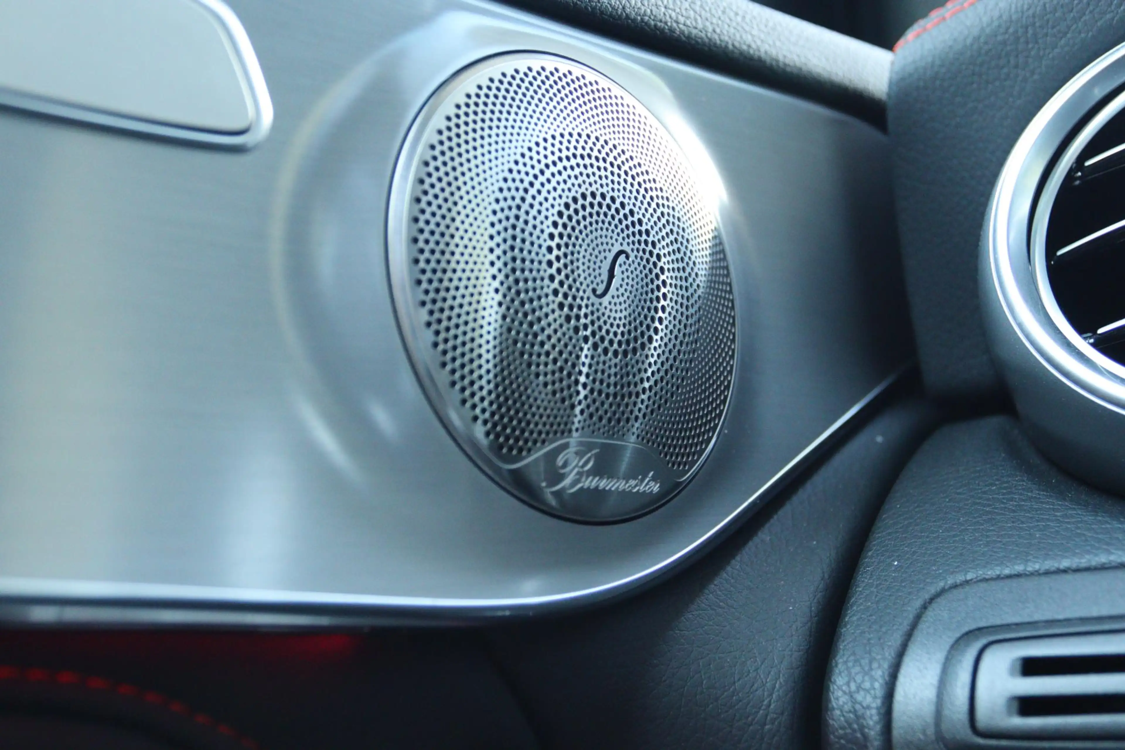 Mercedes-Benz GLC 43 AMG 4MATIC PREMIUM PLUS 391PK | KUIPSTOELEN | PANO | B — photo 7