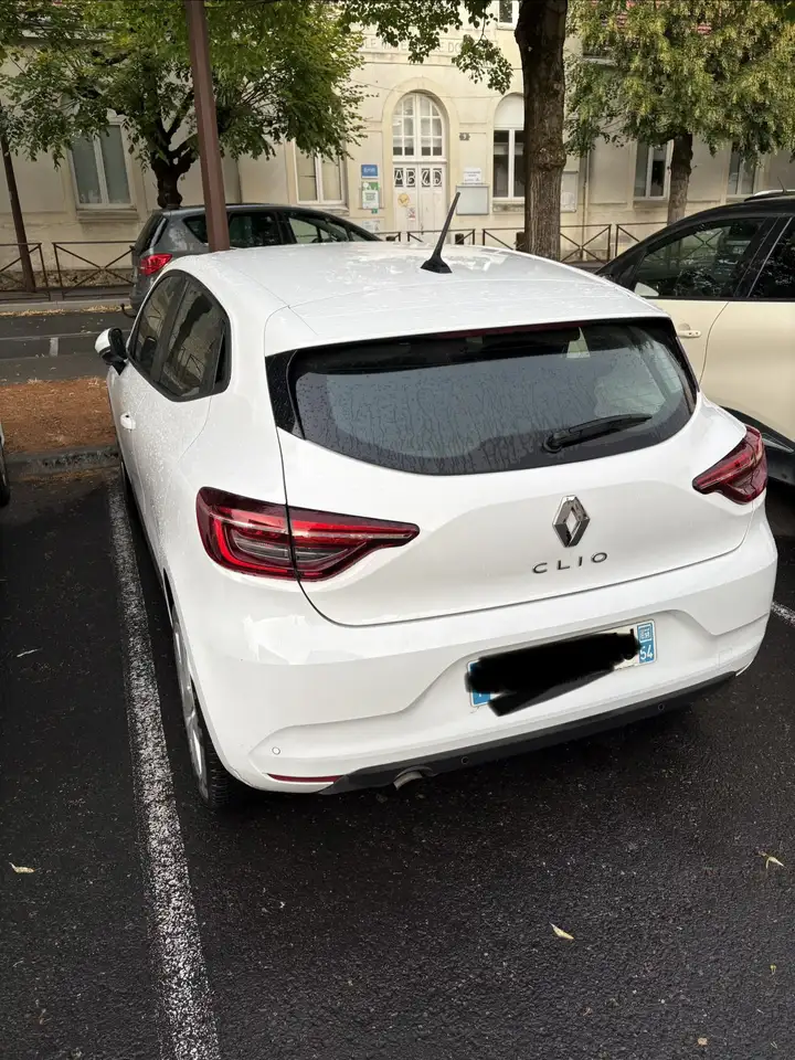 Renault Clio Citadine 3 portes — photo 4