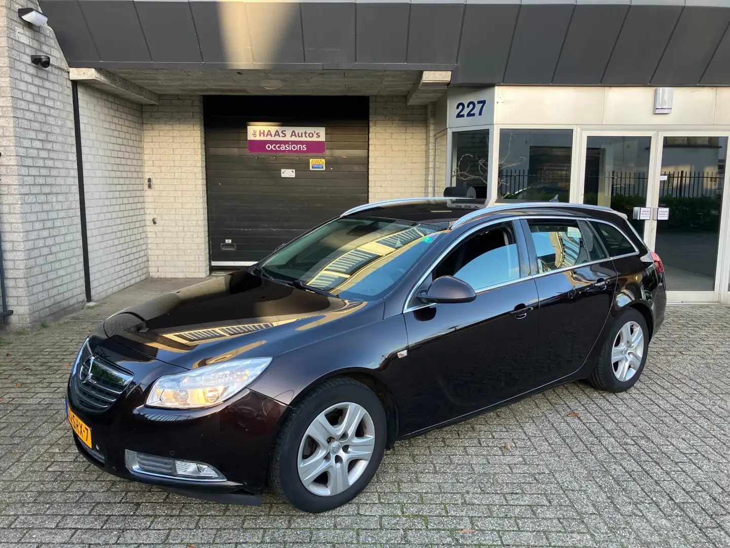 Opel Insignia Sports Tourer 1.4 Turbo EcoFLEX Business Edition / Marrone - 1
