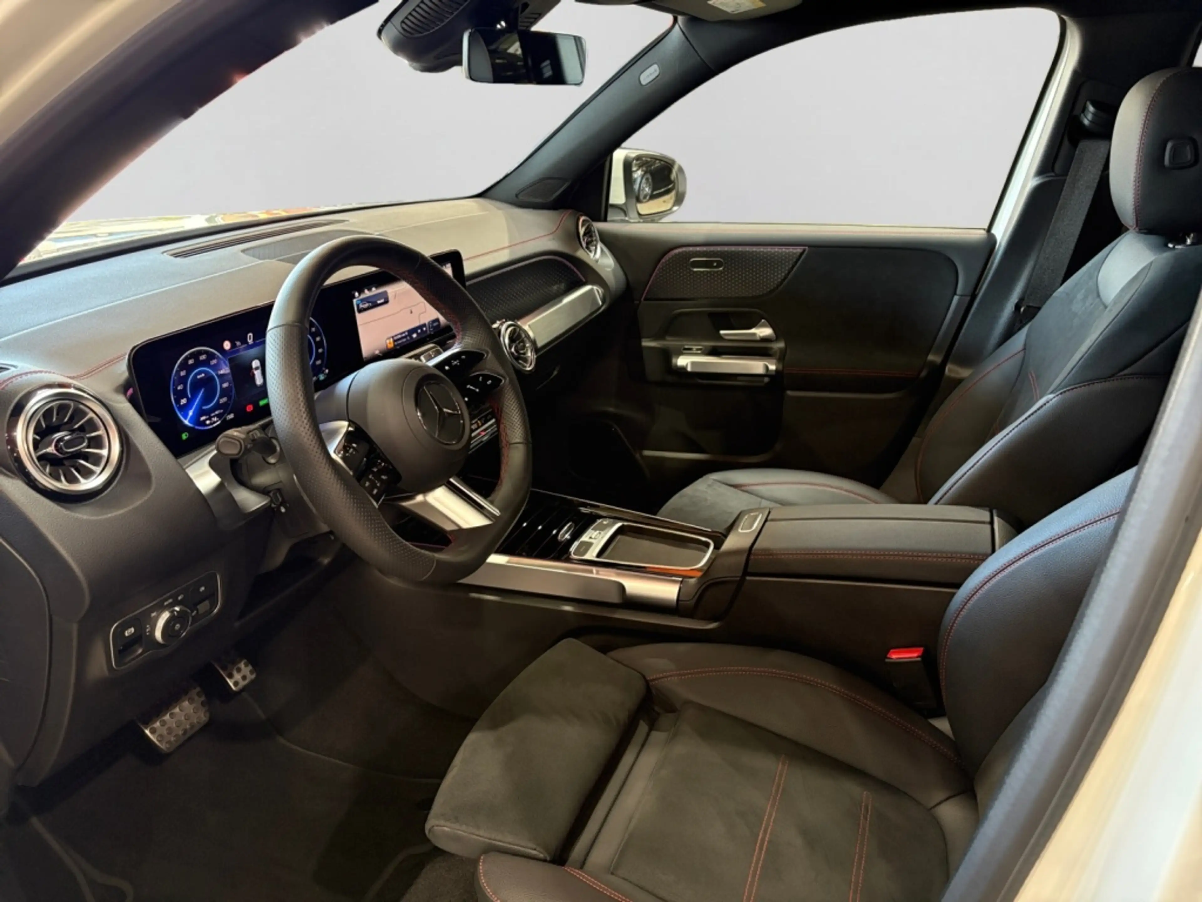 Mercedes-Benz EQB 250 + AMG|360°|TOTW|CarPlay|EASYP|SOUND|AMBI — photo 11