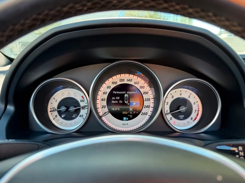 Mercedes-Benz E 200 Sport EDT ILS LEDER NAV AIRSCARF MB-SERVGP — photo 11