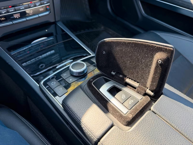 Mercedes-Benz E 200 Sport EDT ILS LEDER NAV AIRSCARF MB-SERVGP — photo 12