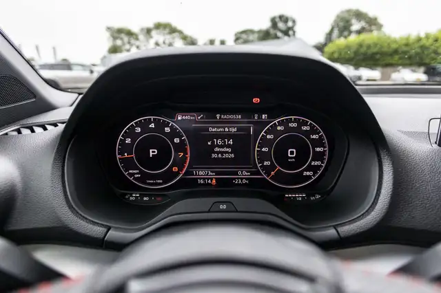 Audi Q2 view 8
