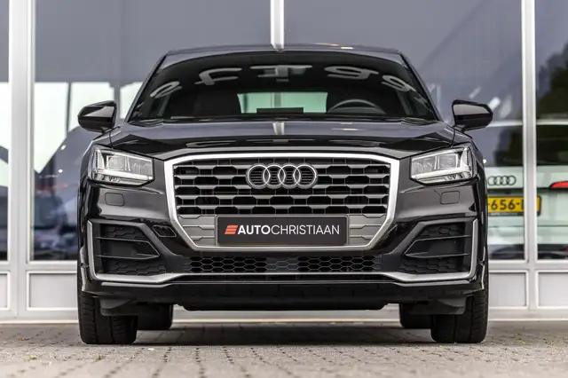 Audi Q2 view 3