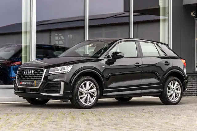 Audi Q2 view 13