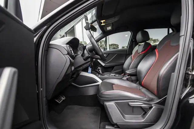 Audi Q2 view 11