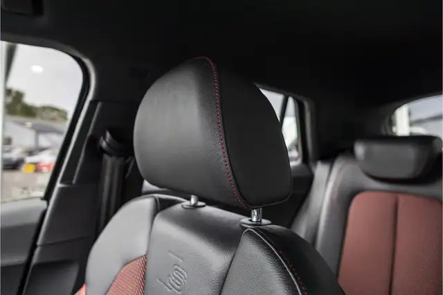 Audi Q2 view 10