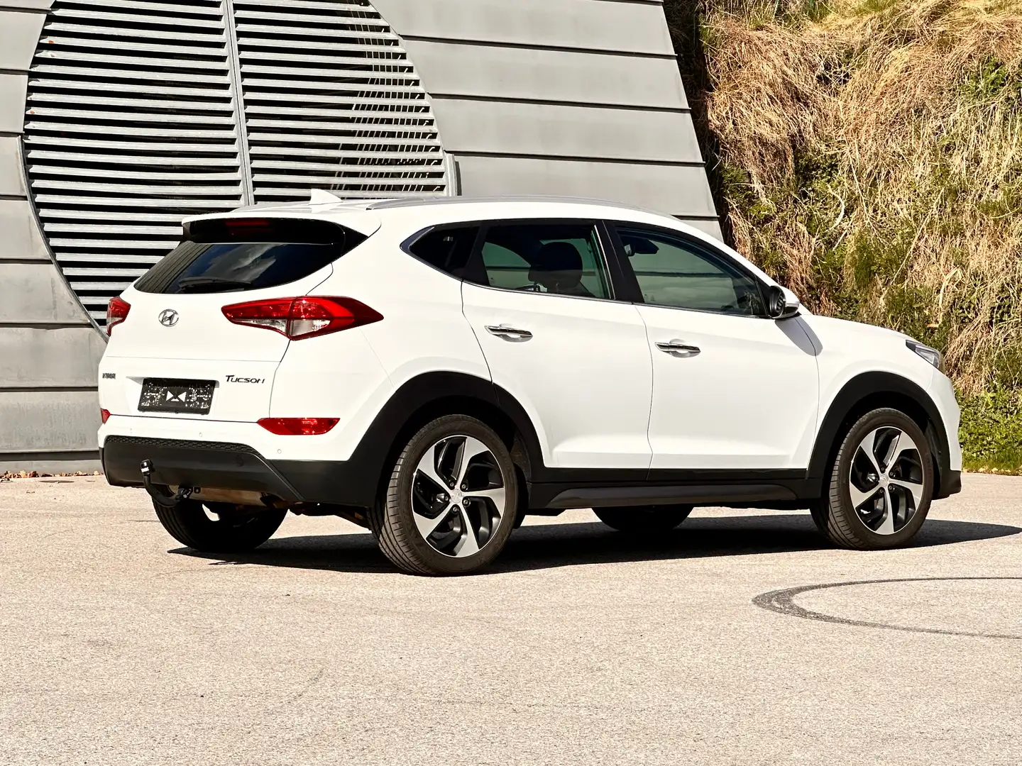 Hyundai TUCSON blue Classic 2WD / Klima / Lenkradheizung / AHK Weiß - 2