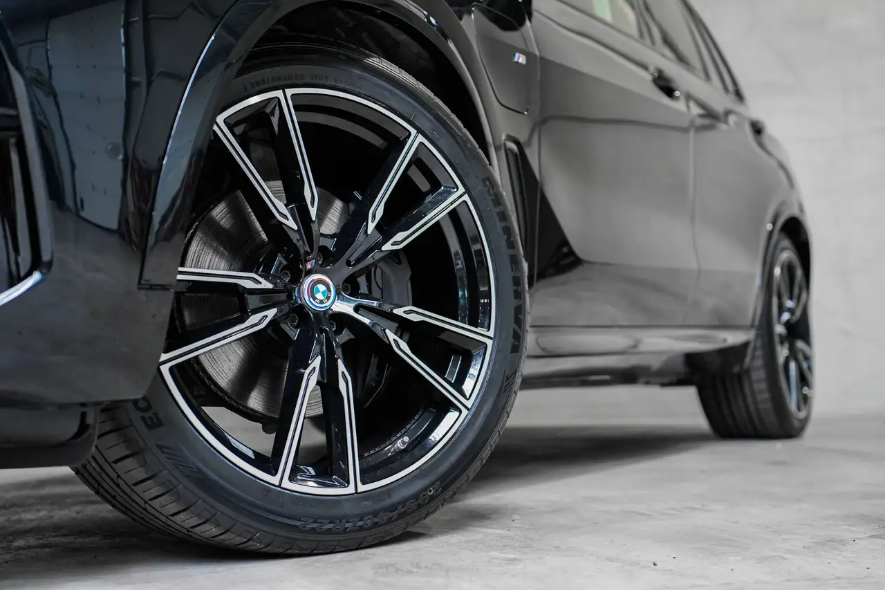 BMW X5 45e 🎁 SUMMER DEAL 🎁 FULL OPTION PACK M 50e ANNIVERSAIRE 22' M PERF, миниатюра 14