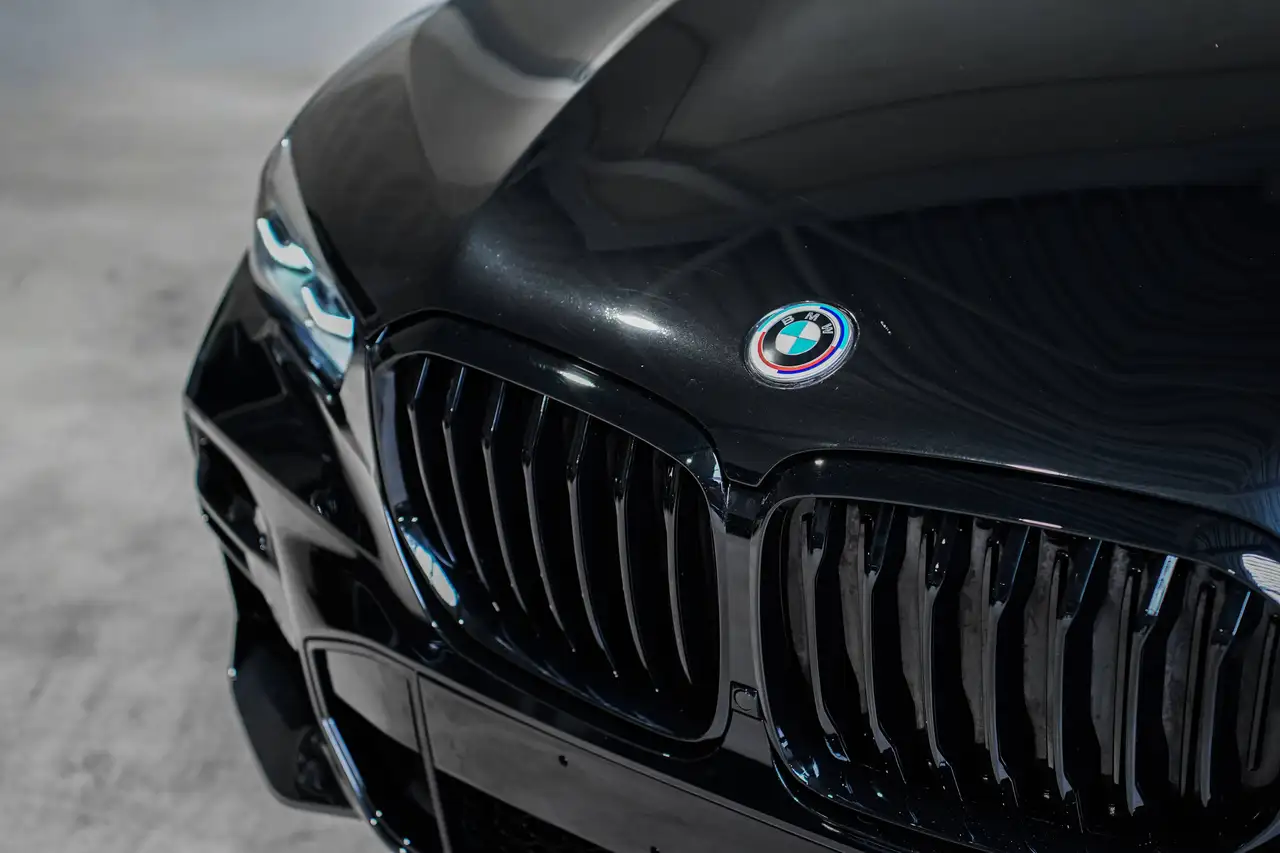 BMW X5 45e 🎁 SUMMER DEAL 🎁 FULL OPTION PACK M 50e ANNIVERSAIRE 22' M PERF, миниатюра 12