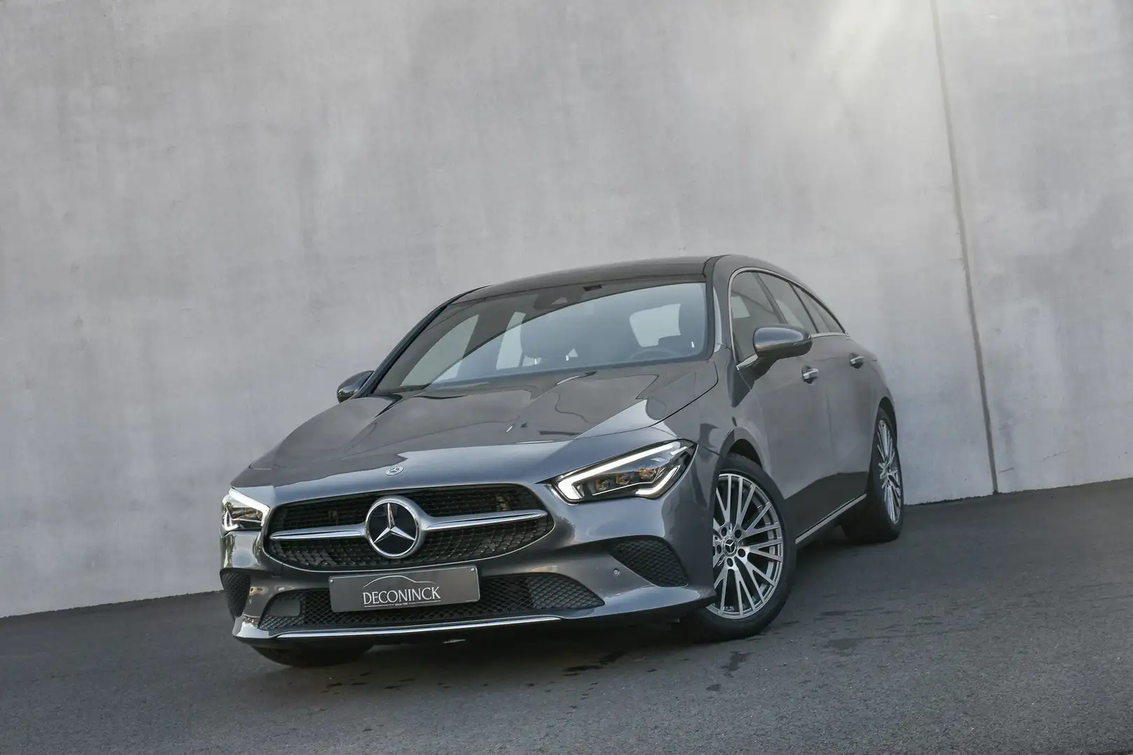Mercedes-Benz CLA 180 *SHOOTING BRAKE*LEDER*PANO*CAMERA*LED*AMBIENT* Gris - 1