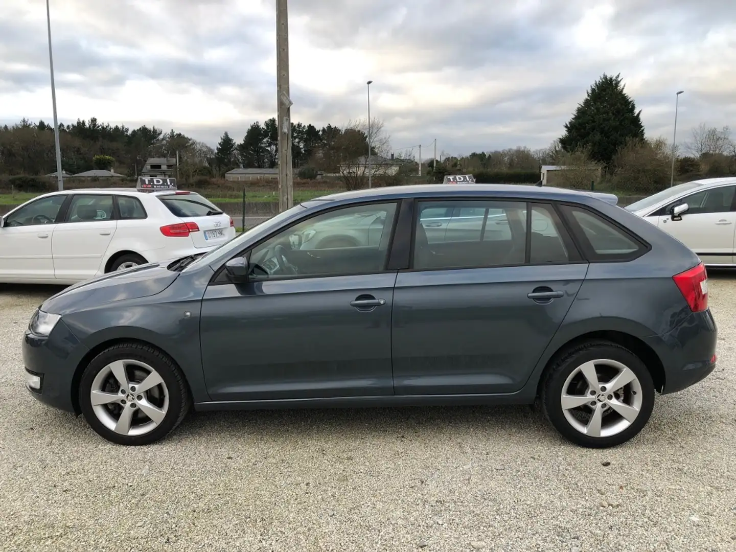 Skoda Rapid/Spaceback 1.6TDI CR Active 77kW Grün - 2