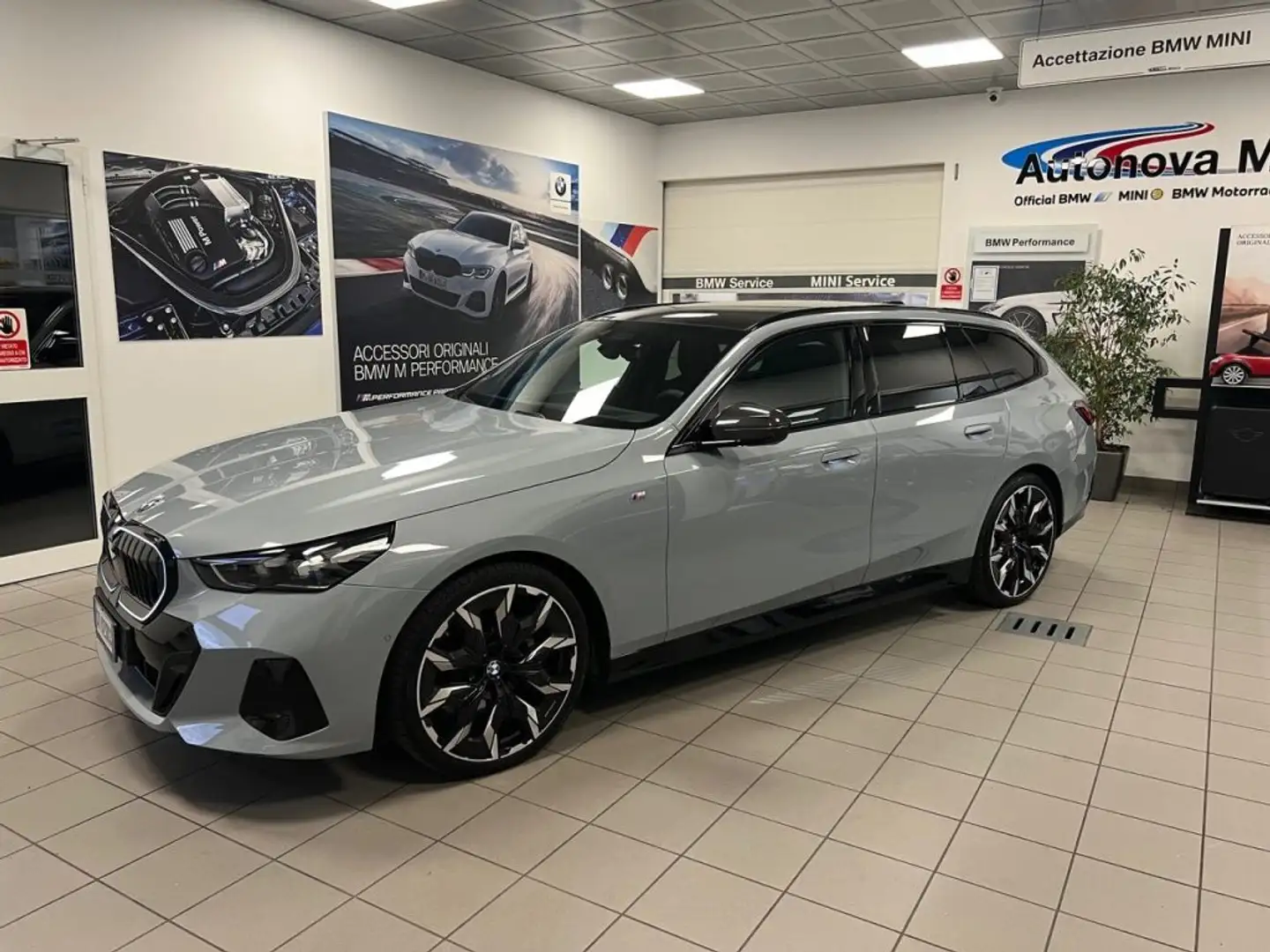 BMW 520 d 48V xDrive Touring Msport Argento - 1