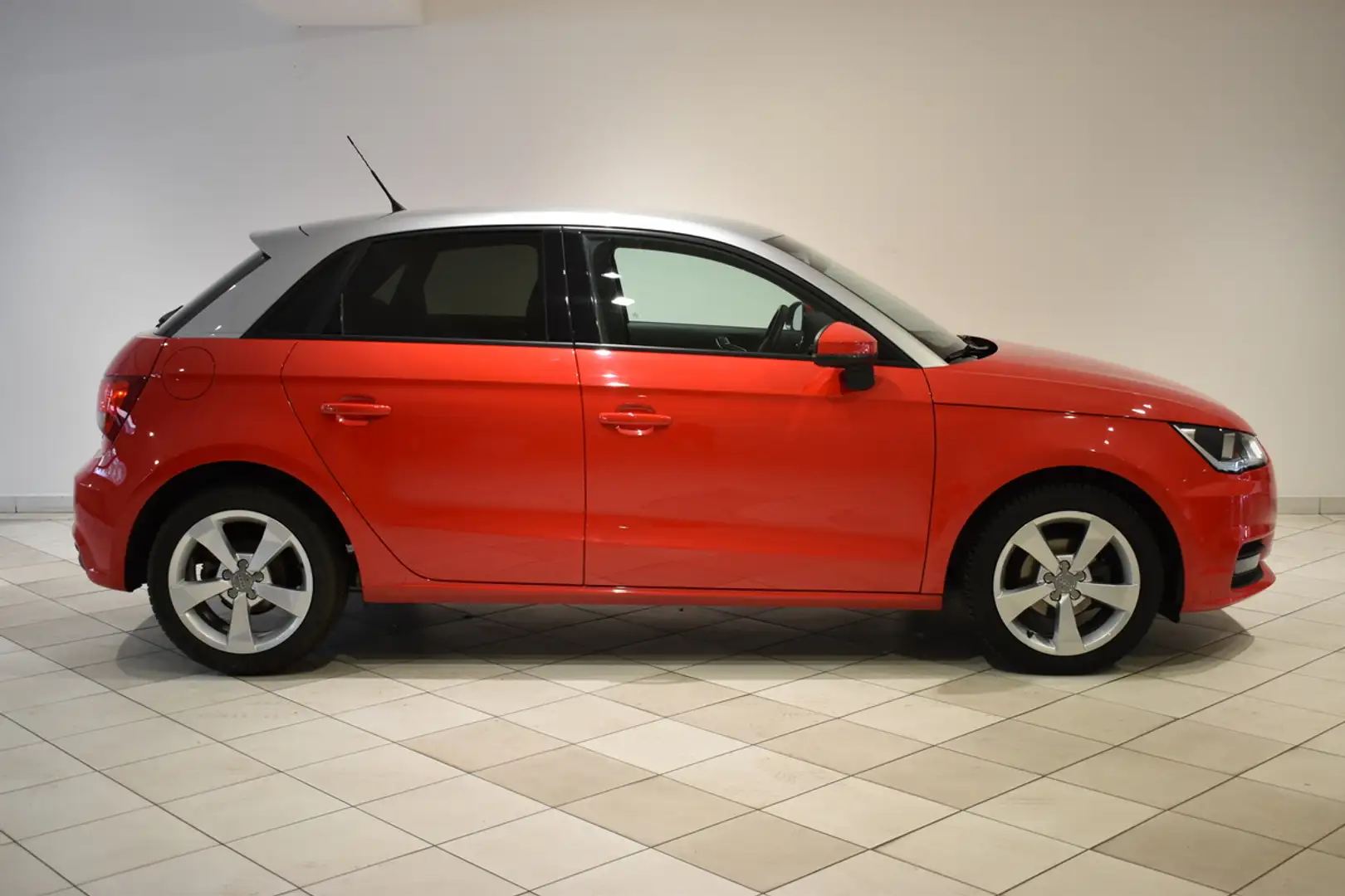 Audi A1 Sportback 1.0TFSI SHZ GRA PDC Klima Rot - 2