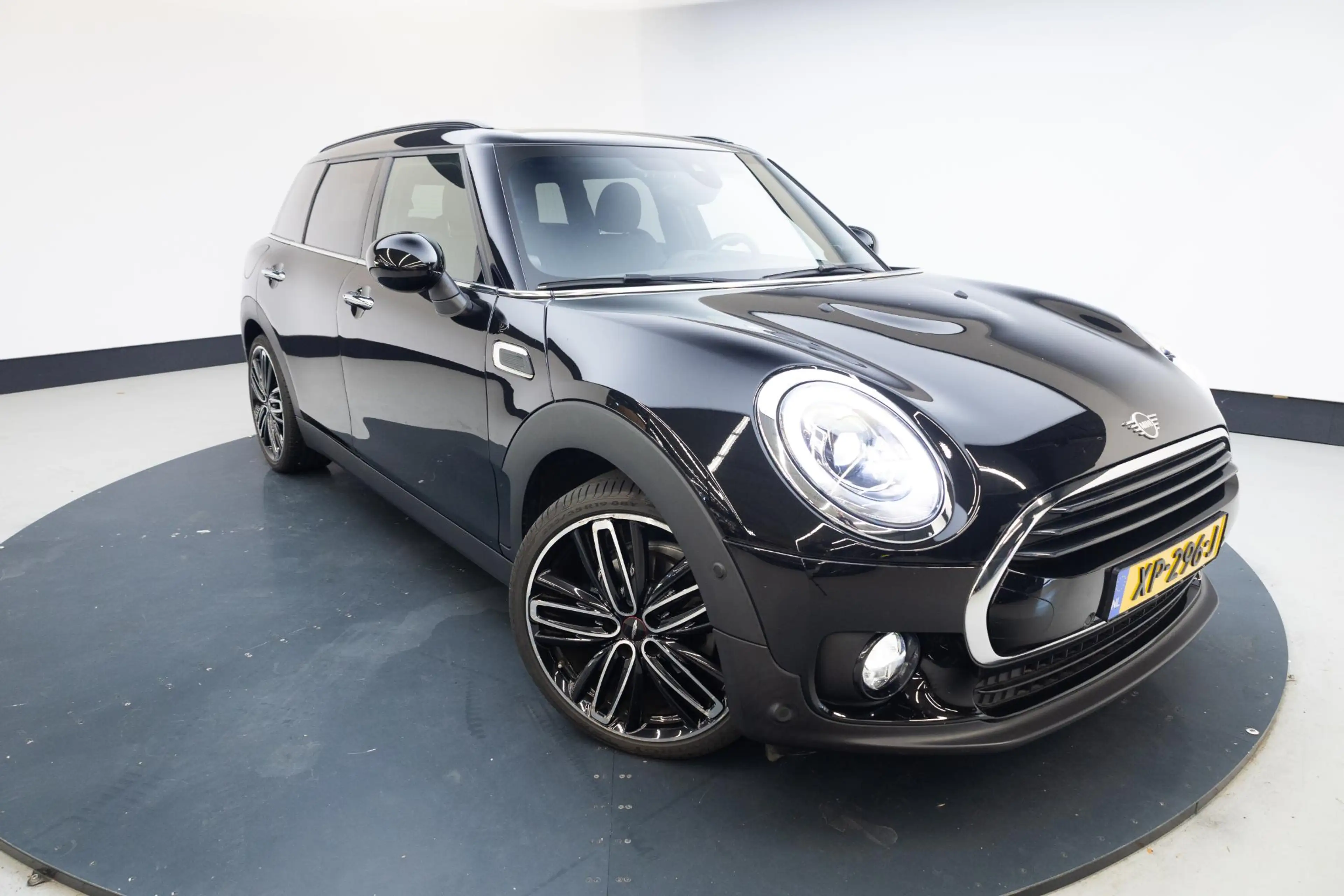 MINI Cooper Clubman 1.5 Business Edition — photo 3