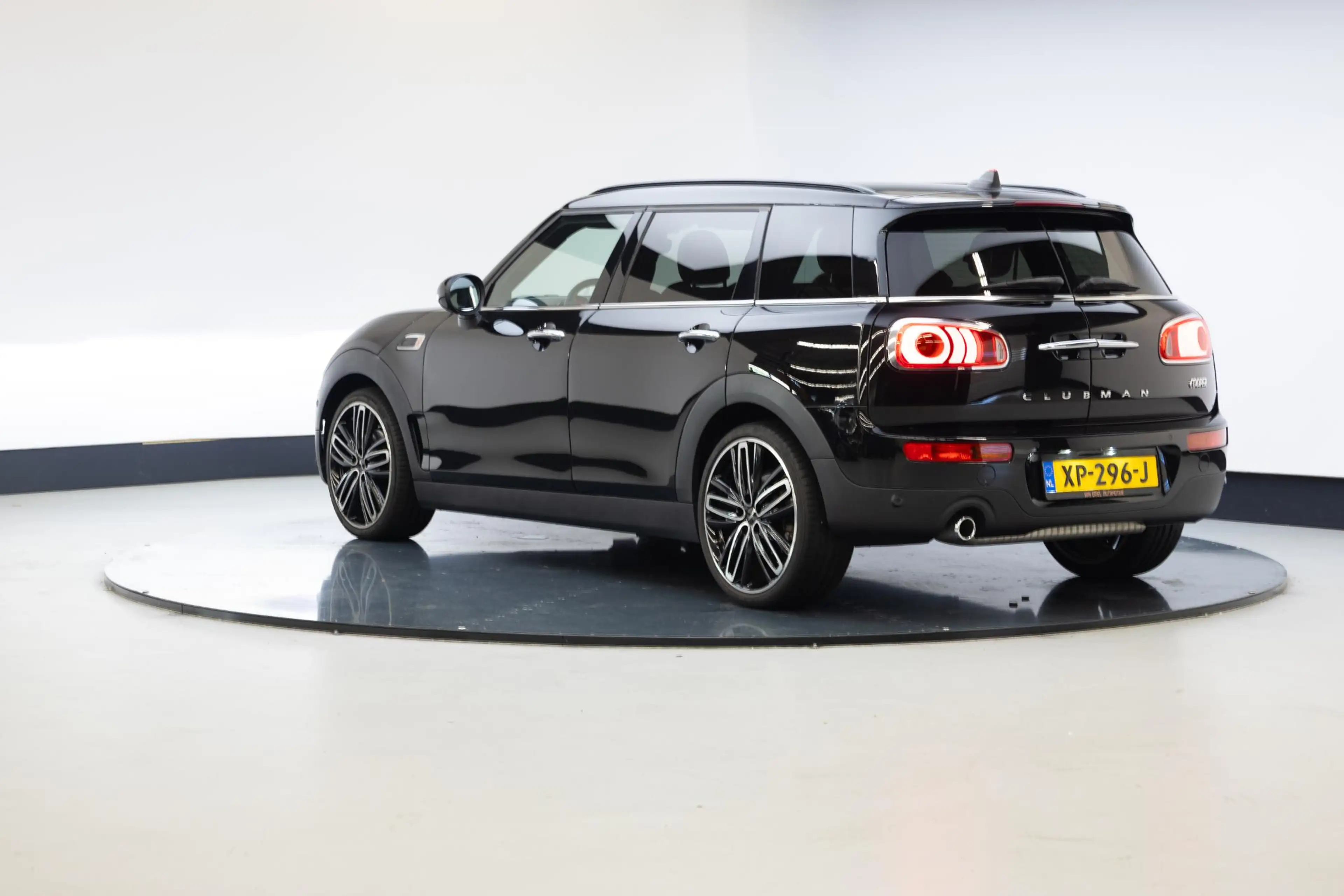 MINI Cooper Clubman 1.5 Business Edition — photo 2