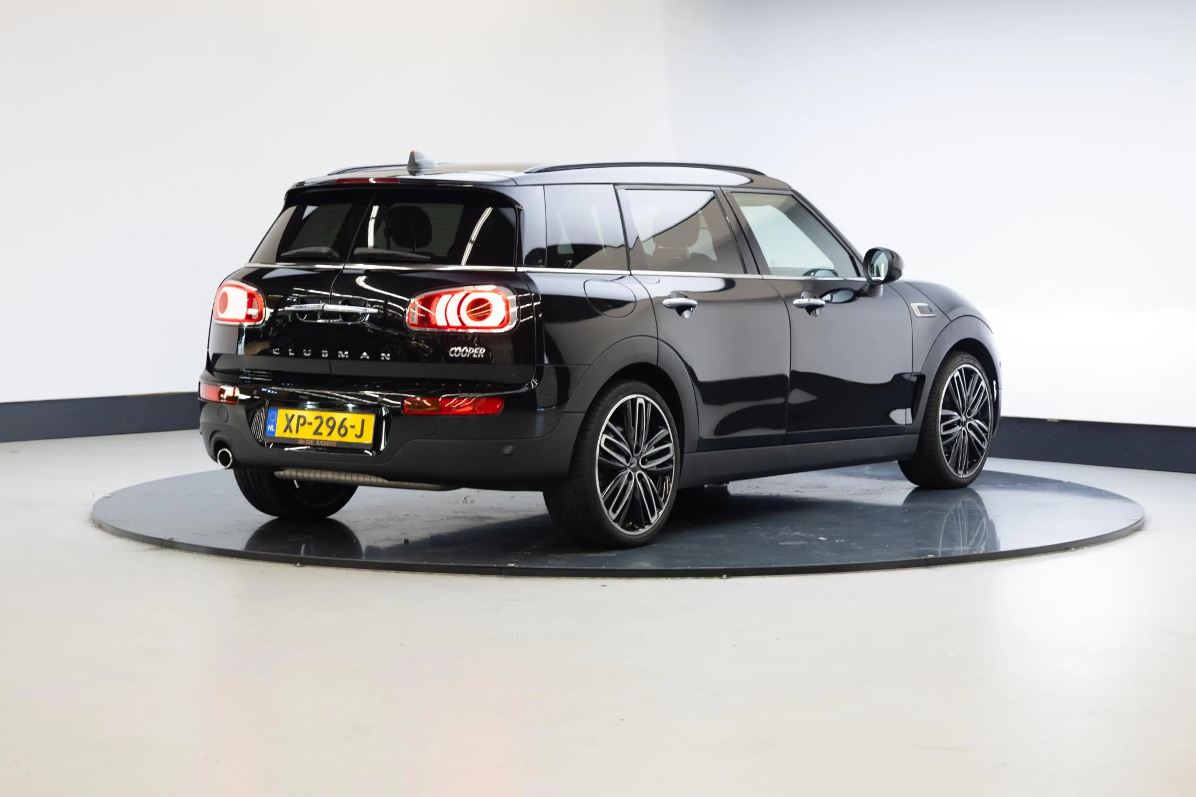 MINI Cooper Clubman 1.5 Business Edition — photo 24