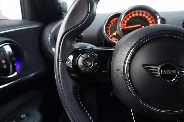 Mini Clubman view 14