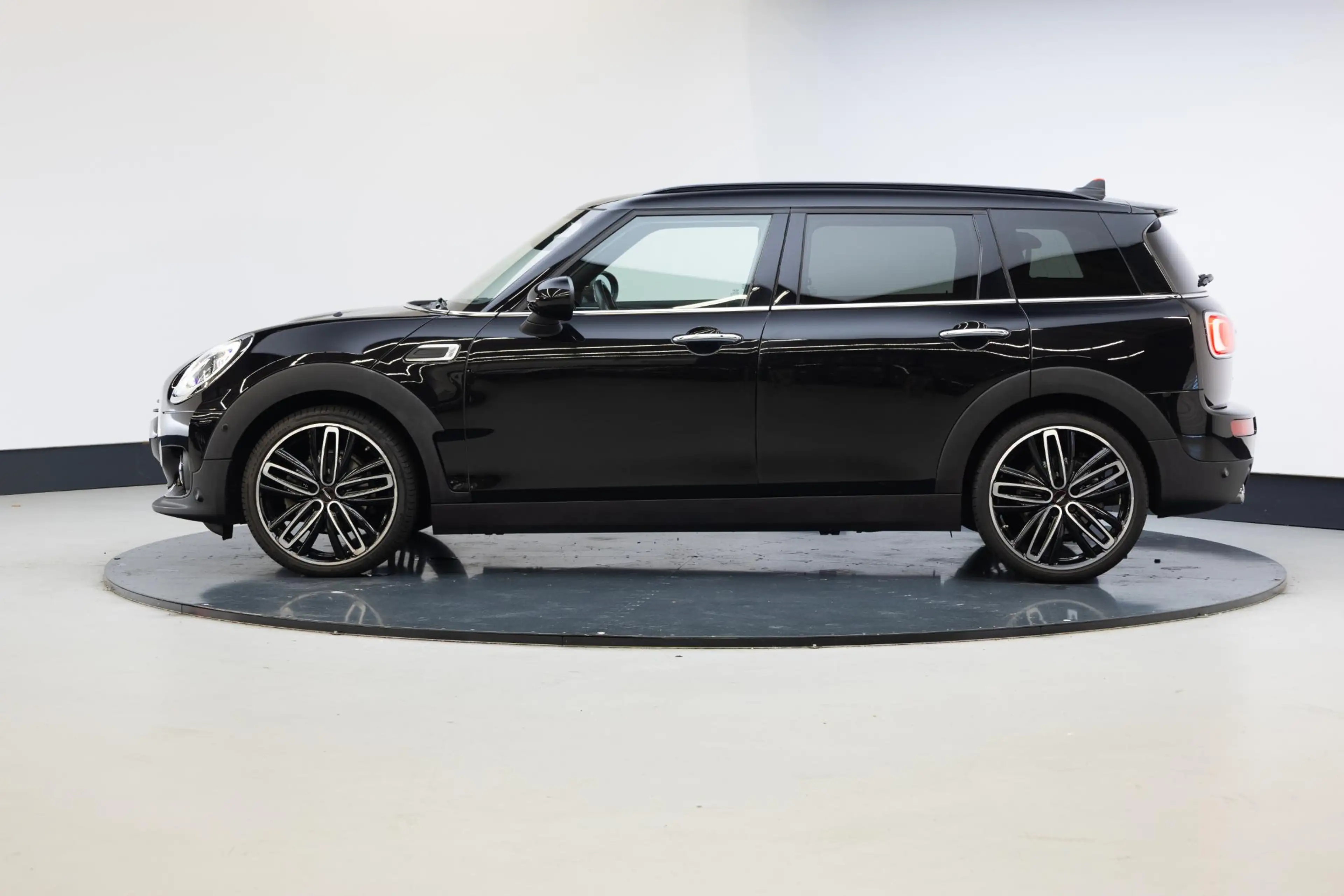 MINI Cooper Clubman 1.5 Business Edition — photo 21