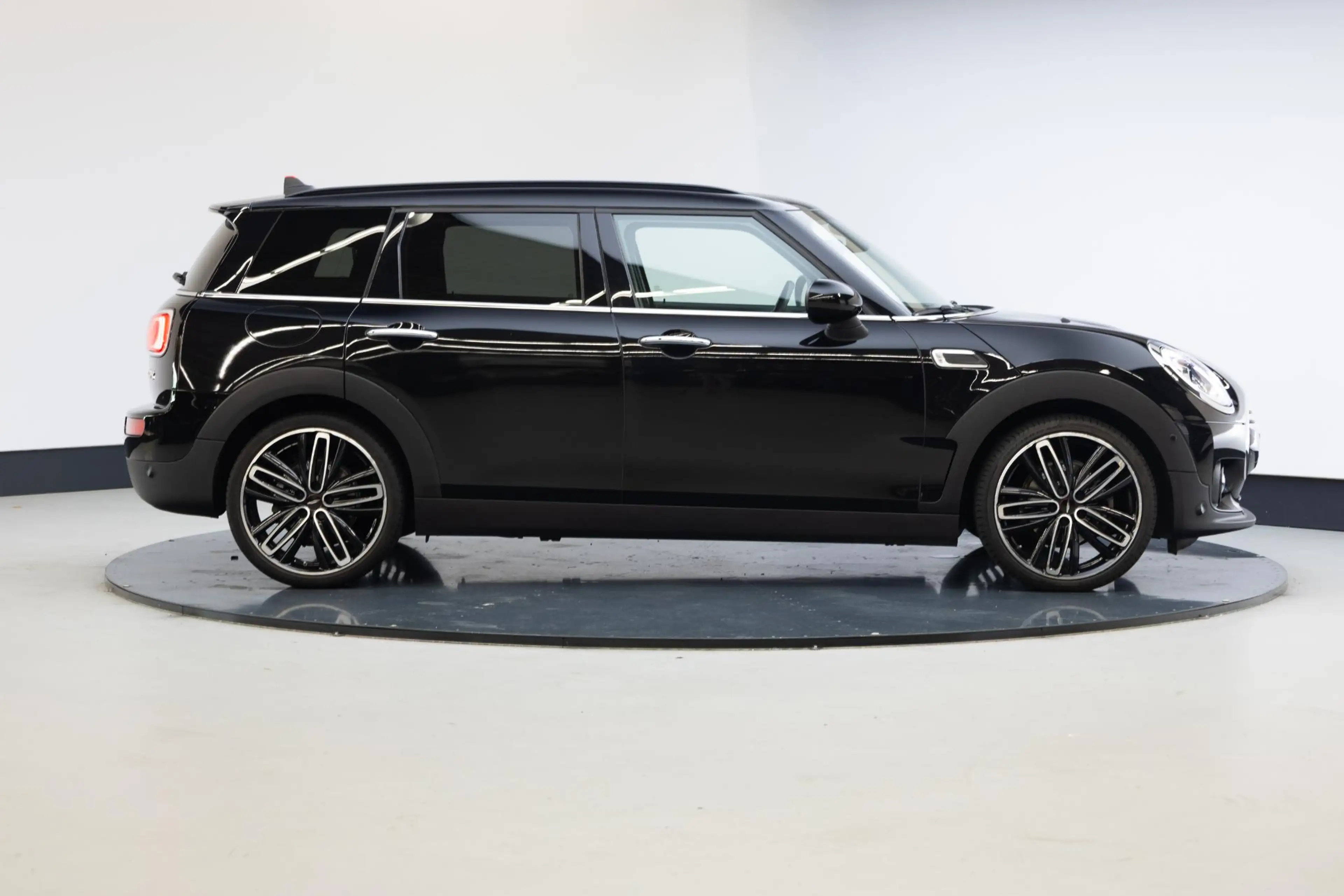 MINI Cooper Clubman 1.5 Business Edition — photo 23