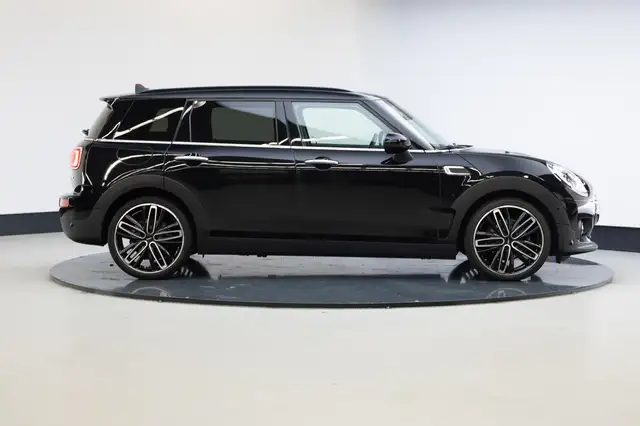Mini Clubman view 23