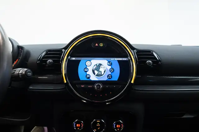 Mini Clubman view 11