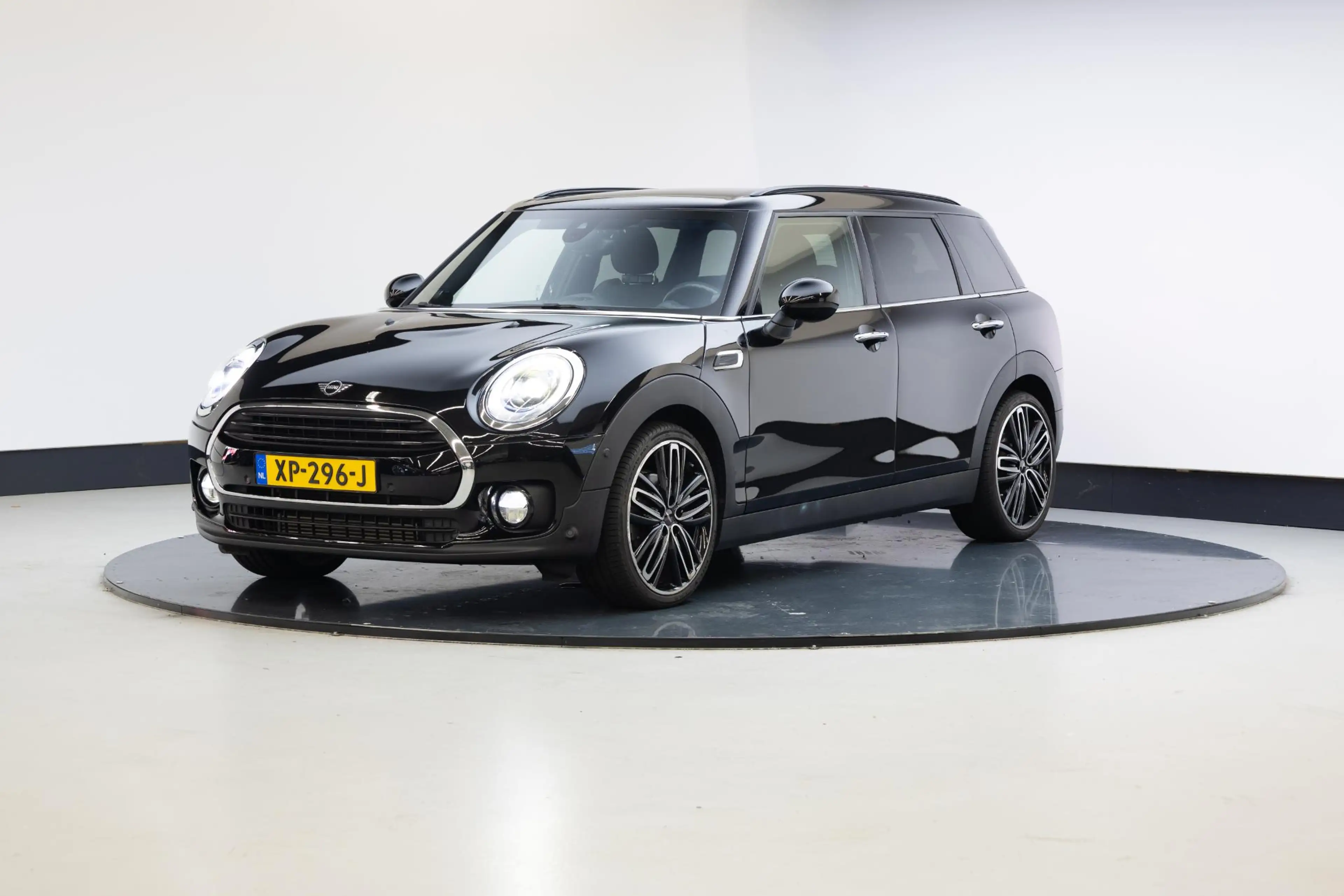 MINI Cooper Clubman 1.5 Business Edition — photo 20