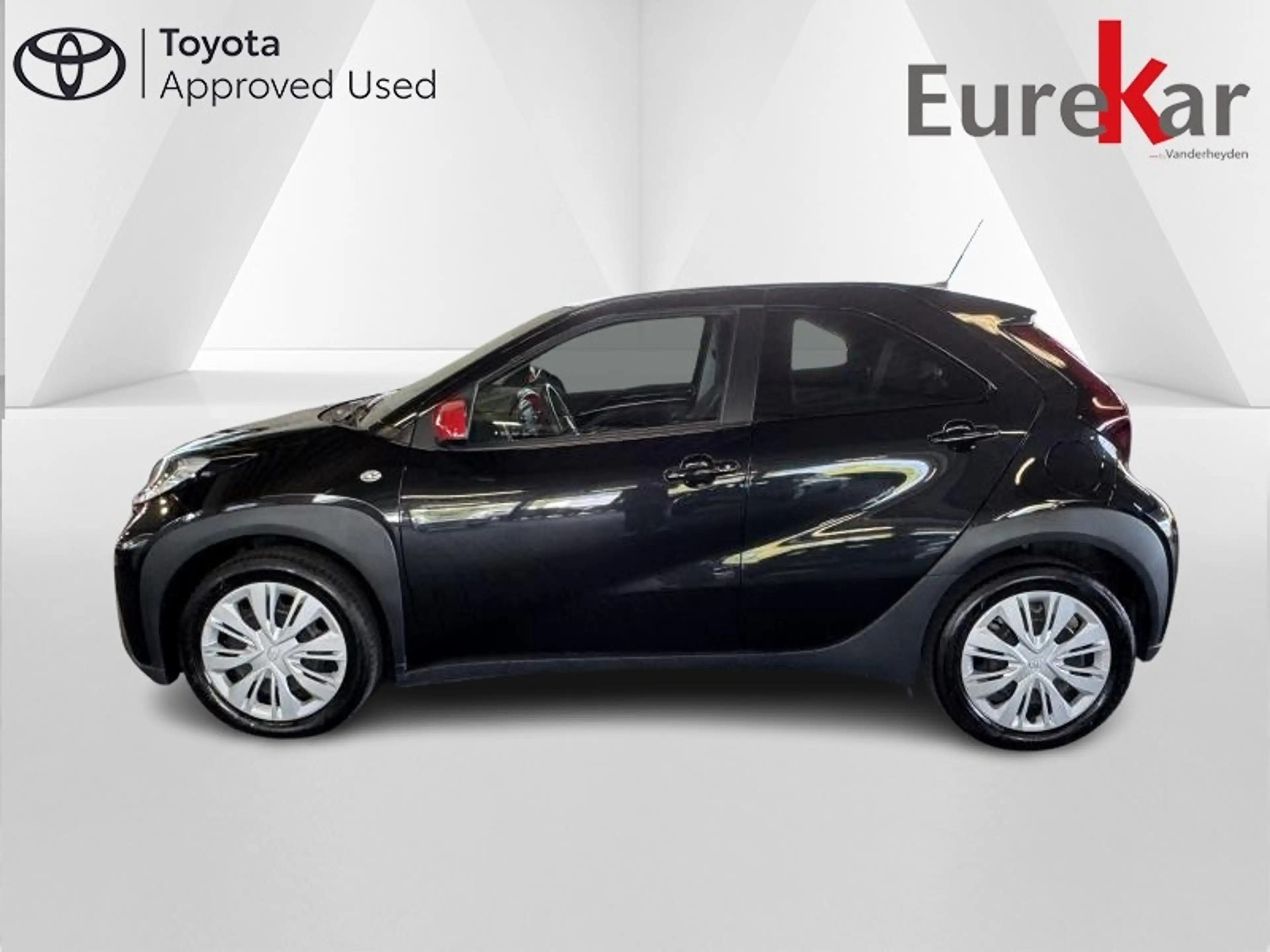 Toyota Aygo X Play — photo 2